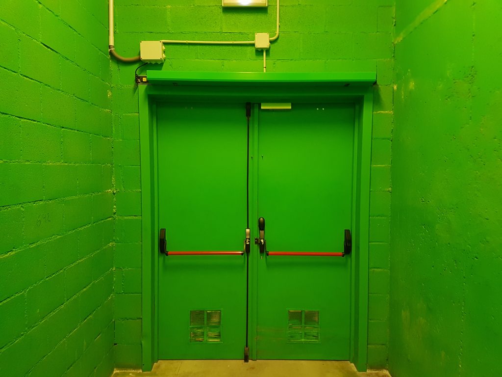 Puerta de Salida de Emergencia - Puertas Automaticas Gatron